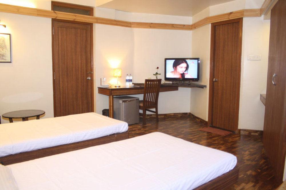 Treebo Trend Sahara Hotel Пюн Екстериор снимка