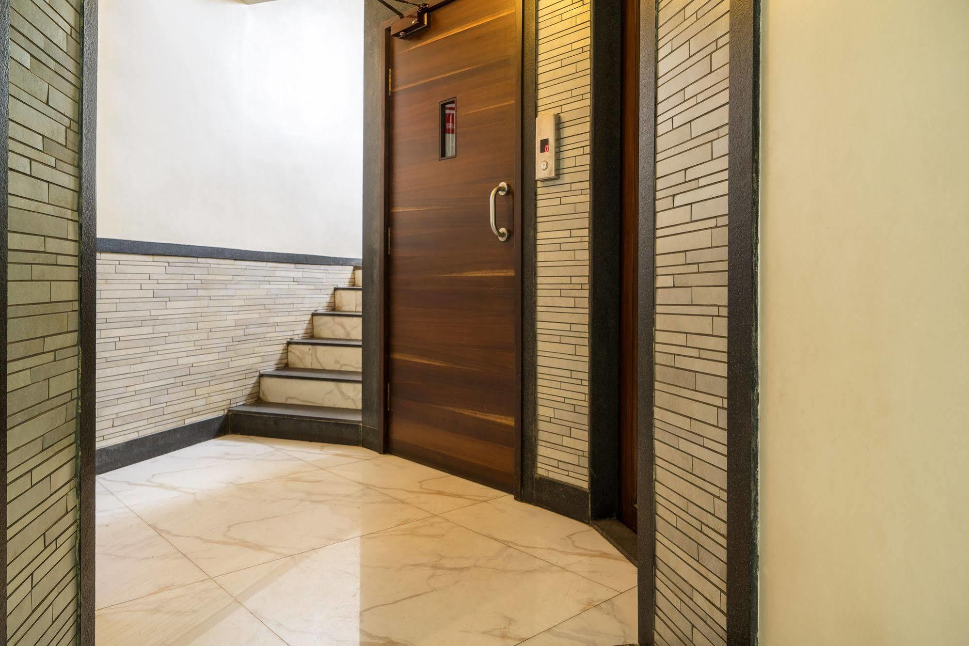 Treebo Trend Sahara Hotel Пюн Екстериор снимка